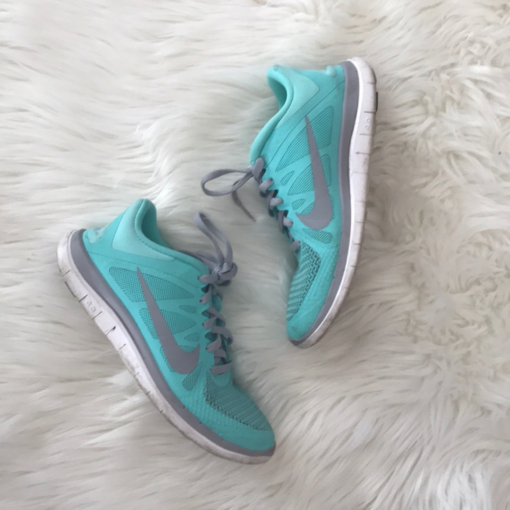Nike Free Run 4.0 Sneakers